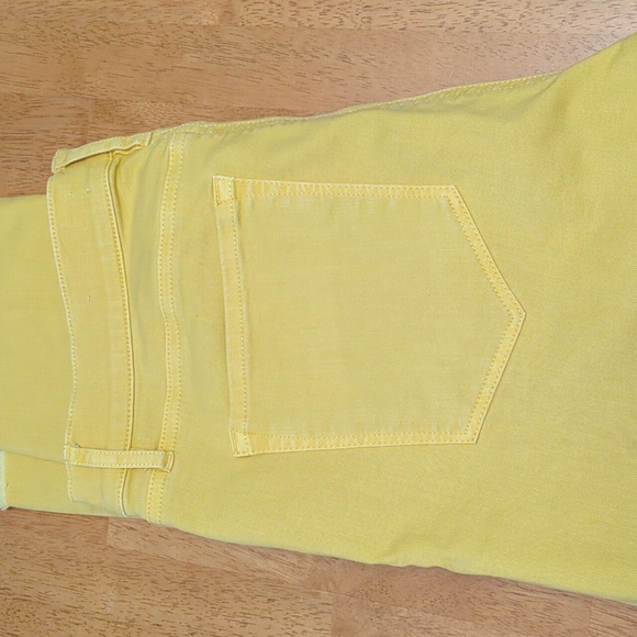 Loft, yellow skinny crop jeans with frayed hem. Size 8 - Picture 6 of 6